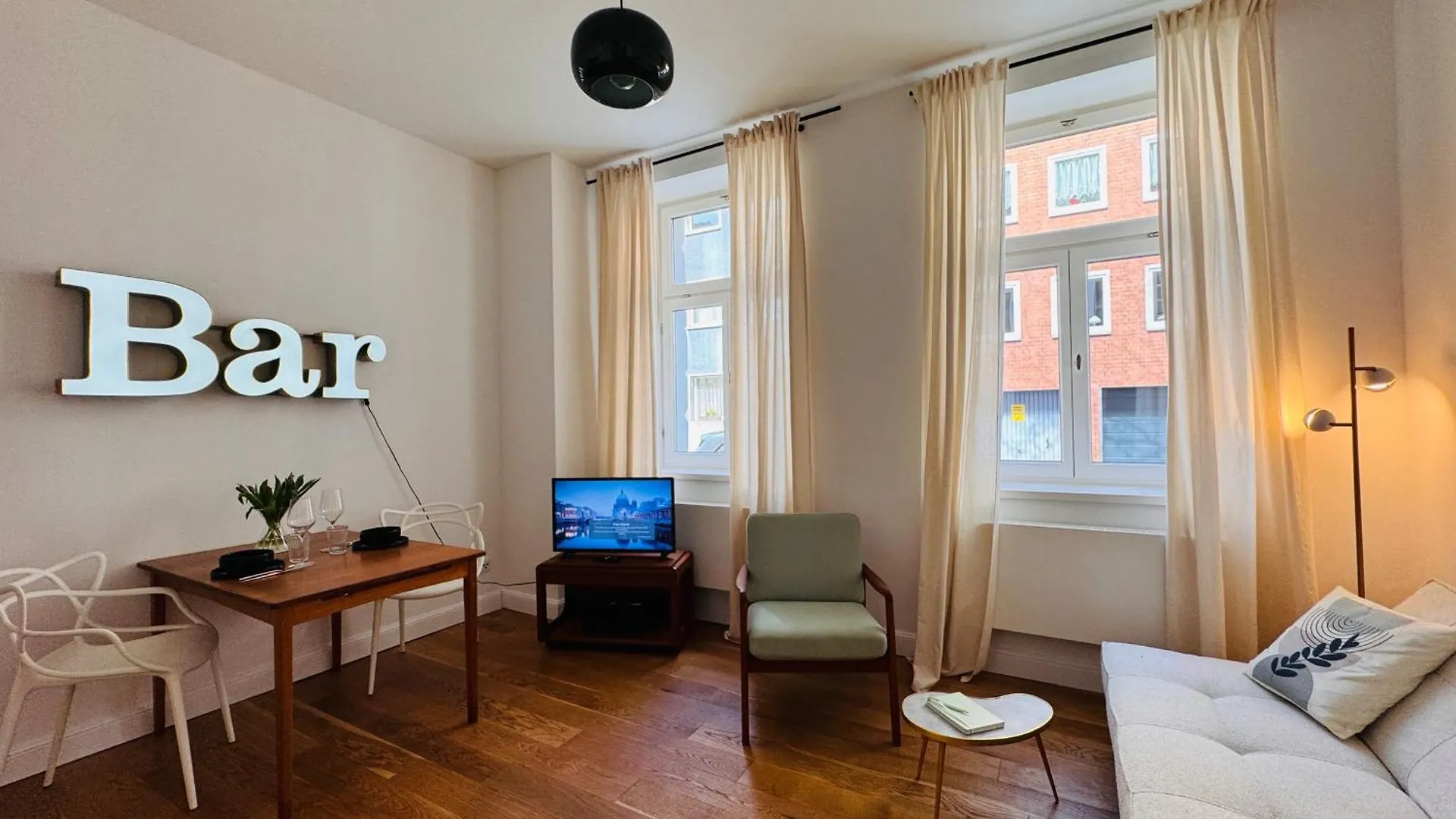 Charmantes 2-Zimmer Altbau Apartment In Koeln Nippes